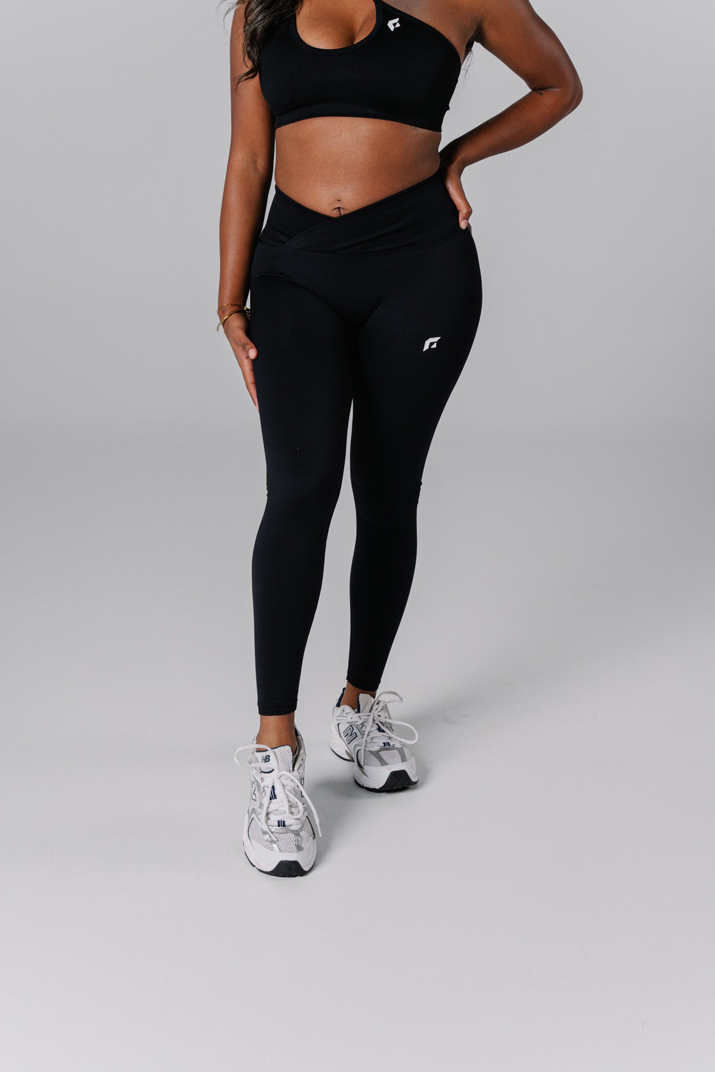 Sculpt and Support Leggings - Black