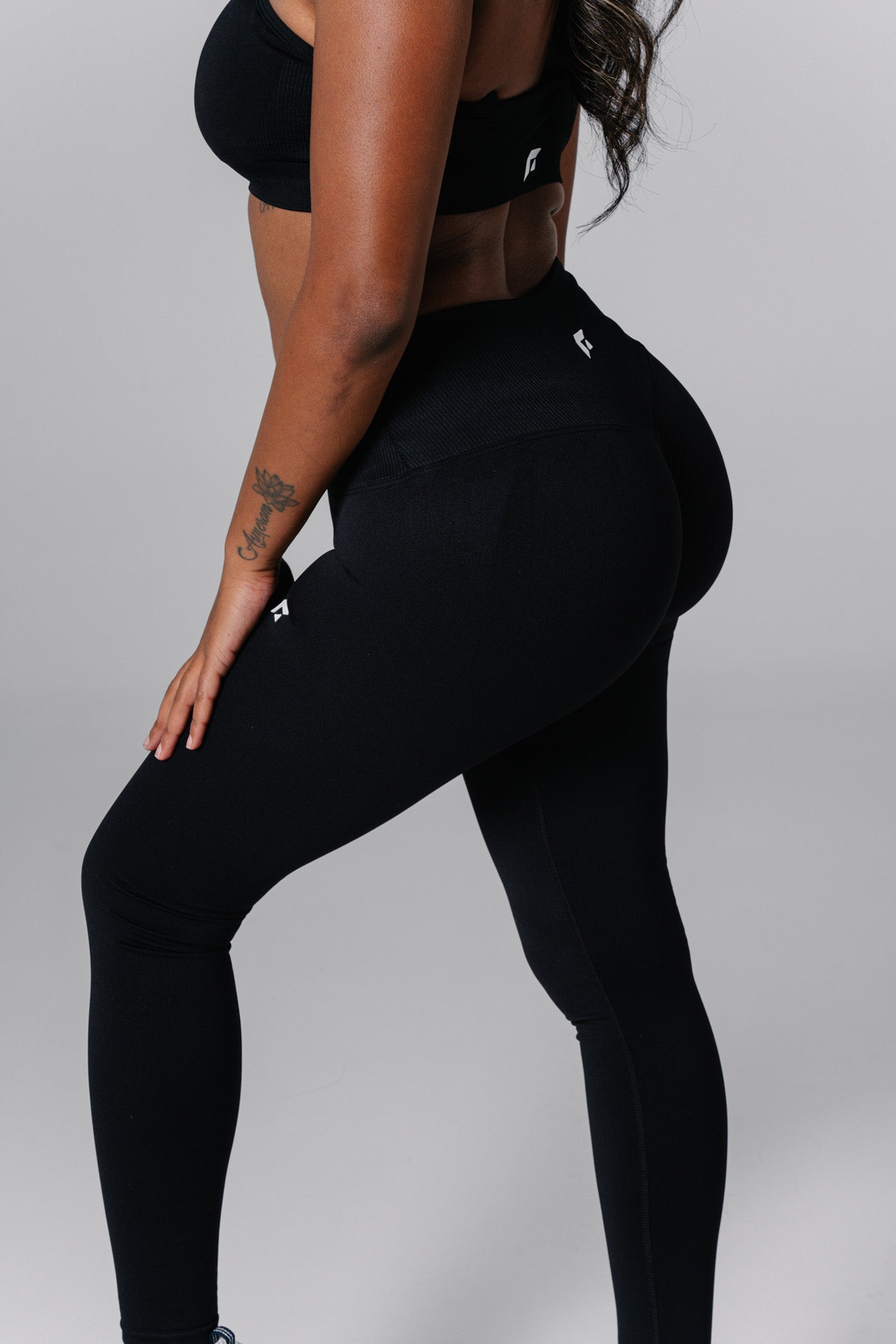 Sculpt and Support Leggings - Black